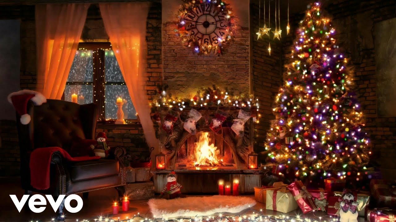 Ella Fitzgerald - Have Yourself A Merry Little Christmas (Cozy Holiday Fireplace)