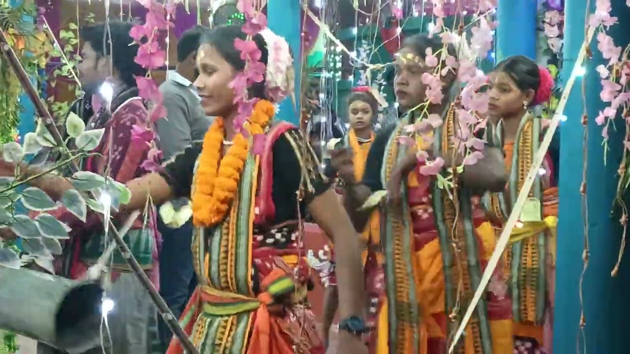 Sindhol ledish kirtan party