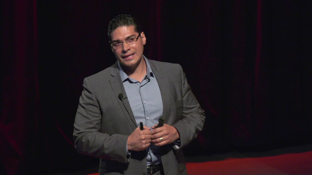 Prótesis biónicas: transformando problemas en realidades | Luis Armando Bravo Castillo | TEDxUDLAP