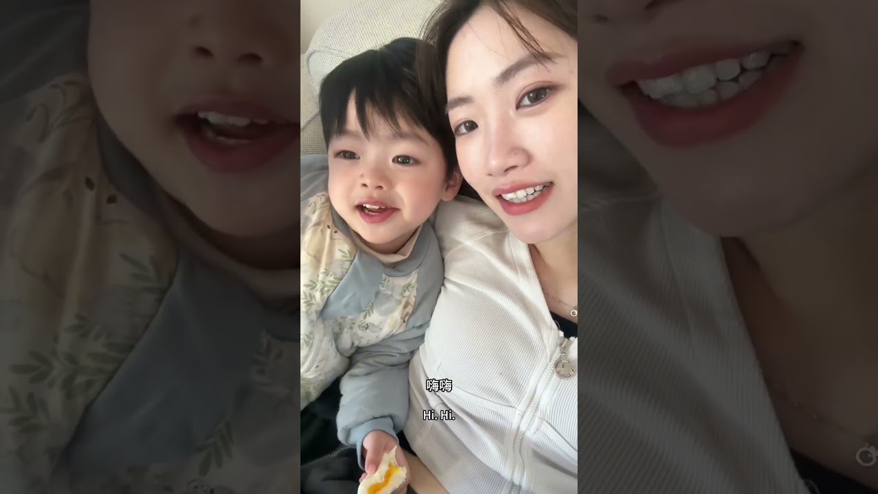 Lewen宝宝在超市检查爸爸肚子里有没有宝宝超搞笑！独宠爸爸拍照都要喊爸爸过来？爱妈妈还是爱爸爸？