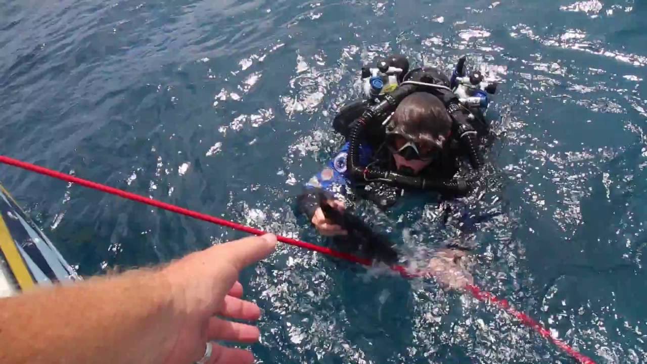 GUE Divers on Diving at Spittal in Bermuda