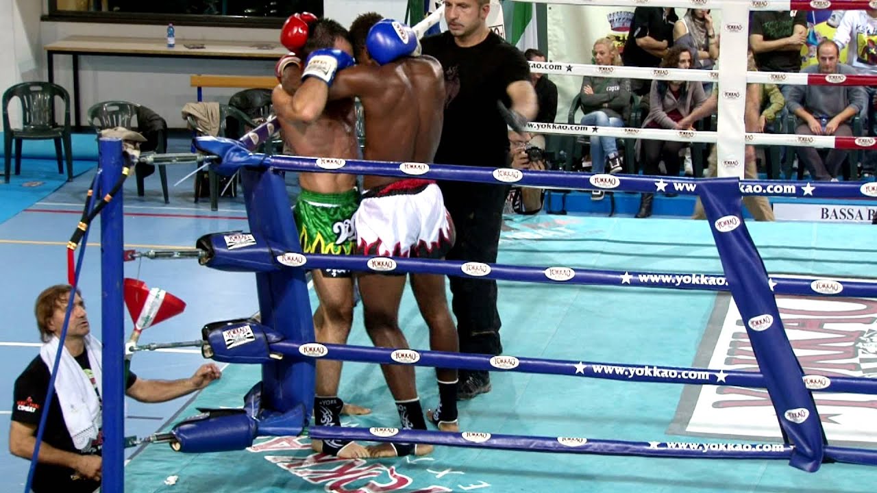 Andrea Cristofanini vs Arnold Lokumu - KO Selections Yokkao Extreme 2013 -70kg