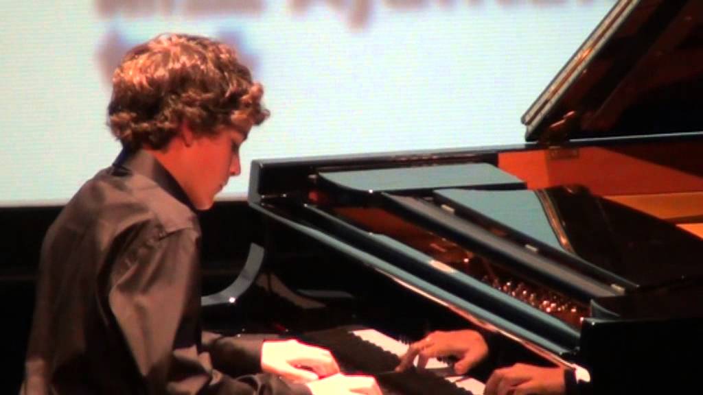 Adrián Ferrer (Sonata Op. 79 - nº 25 de Beethoven )