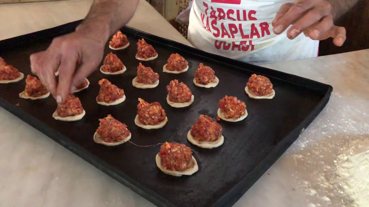 DÜNYA'NIN EN KÜÇÜK LAHMACUNU (Bedii Usta - Tarsus, Mersin, Fındık Lahmacun)