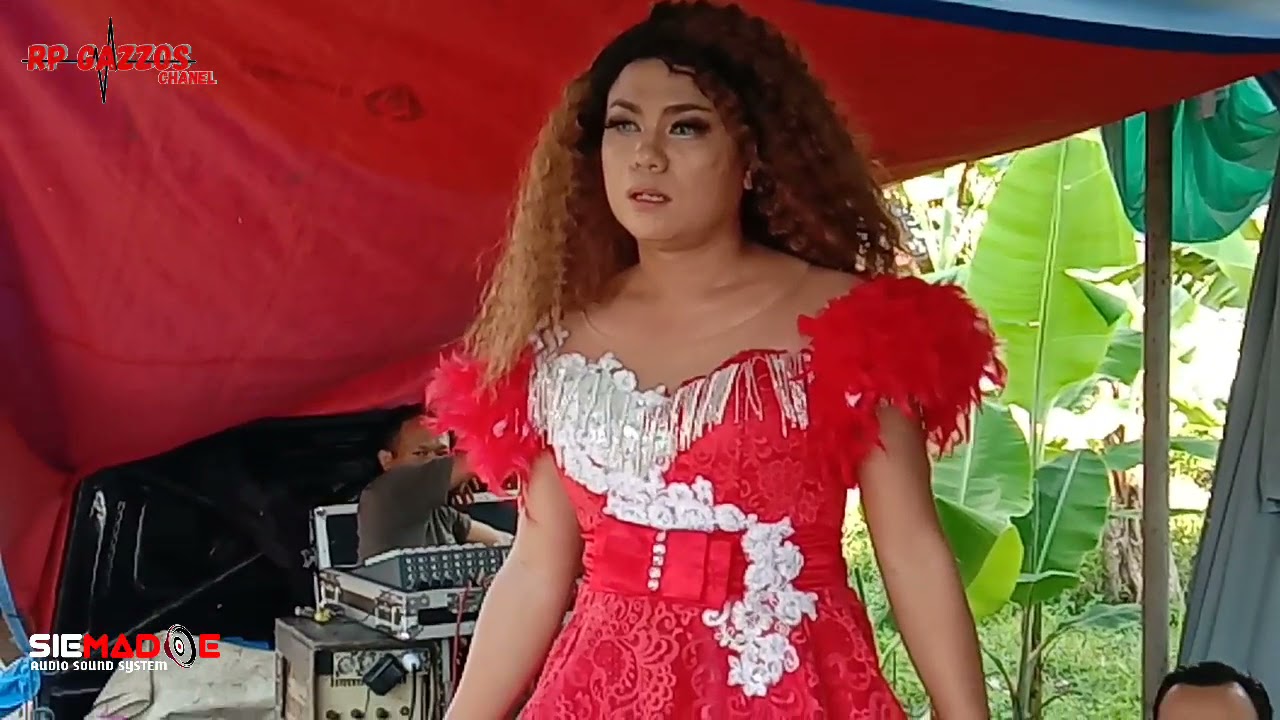 JERA AGNESMO //MISS GONJRENG bencongnya kbb 😁😅