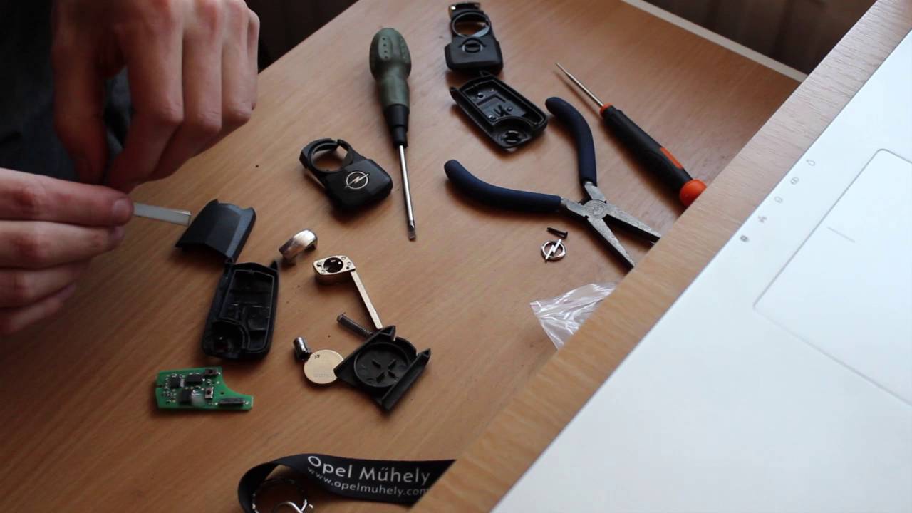 Opel Astra H / Zafira B Kulcsház csere - Key Case Replace