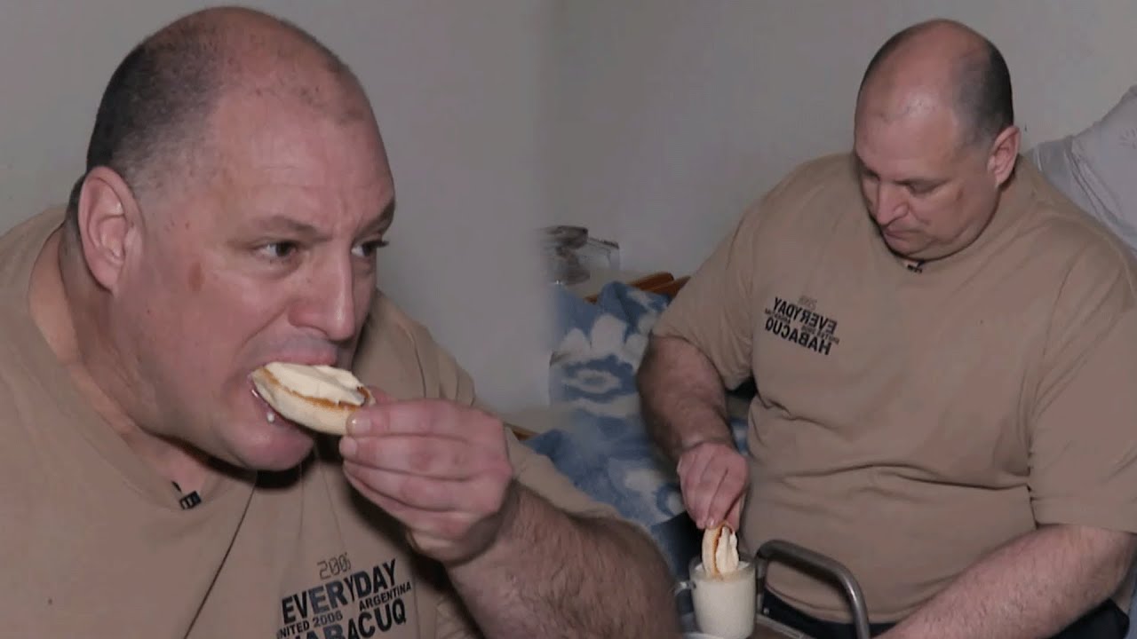 AS&Iacute; COME Y AS&Iacute; VIVE BIG ARI: Su premio es comer PALMERITAS CON QUESO MOJADAS EN LECHE