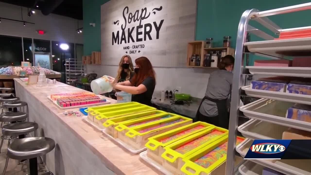 Buff City Soap bubbles with business at new Jeffersonville store