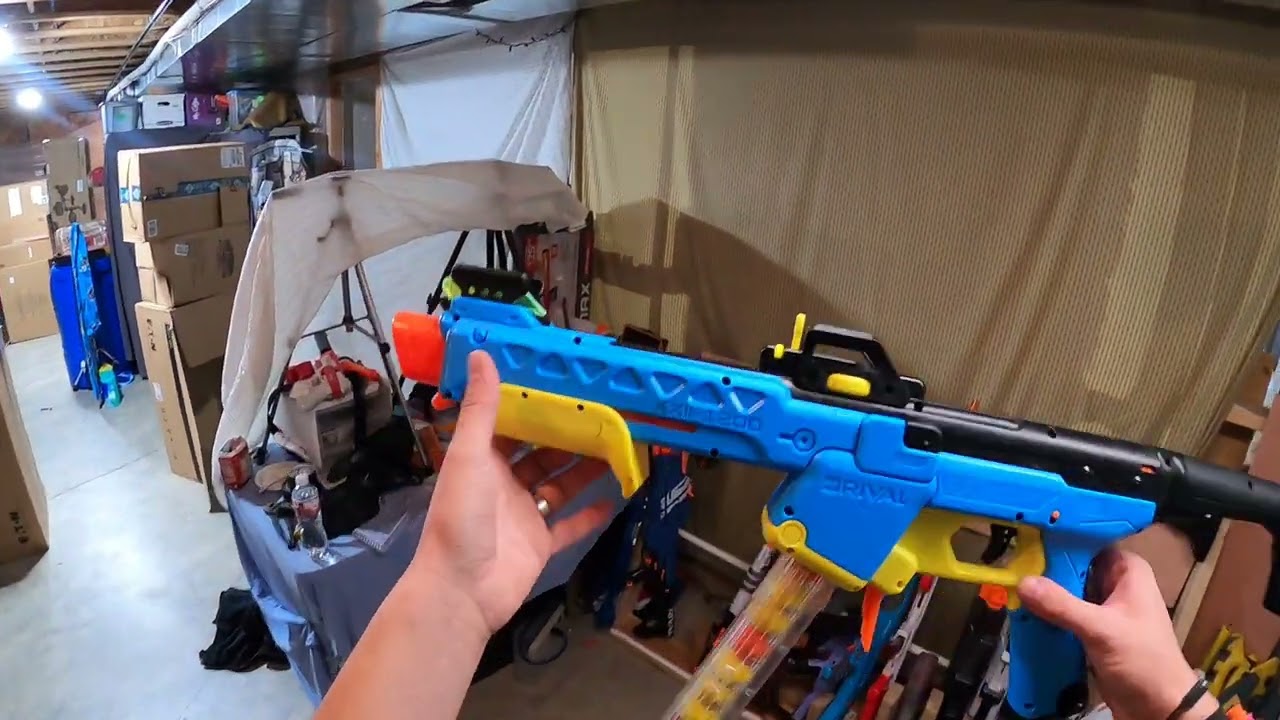 Nerf Basement Battles ep.1 [Nerf Pathfinder vs. Nerf Finisher]