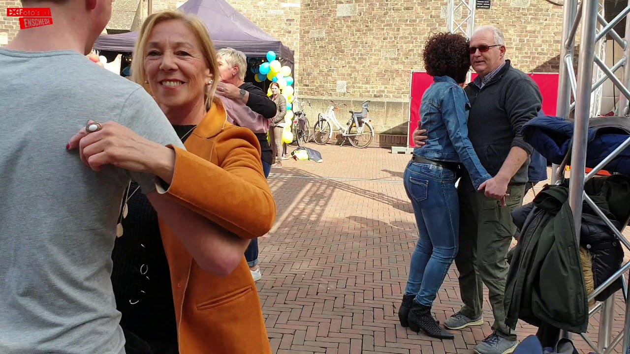 Koningsdag 2019. Op de Oude Markt in Enschede.