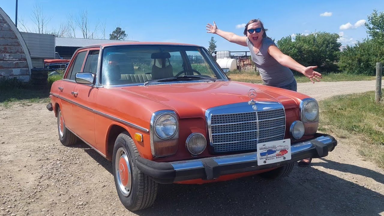 1976 Mercedes 300D full walk around and running.