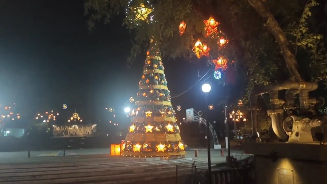 Oton Christmas lights
