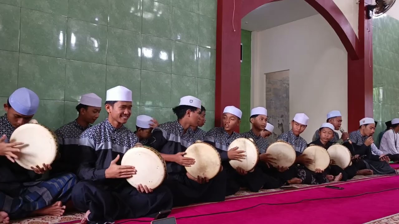 Sholatullahi Maa Laahat Kawakib I Hadroh Sirojul Munir