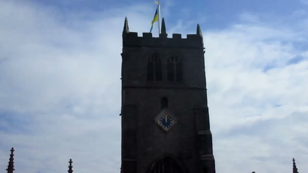 Kendal Holy Trinity Church Clock Chimes 12 o'clock