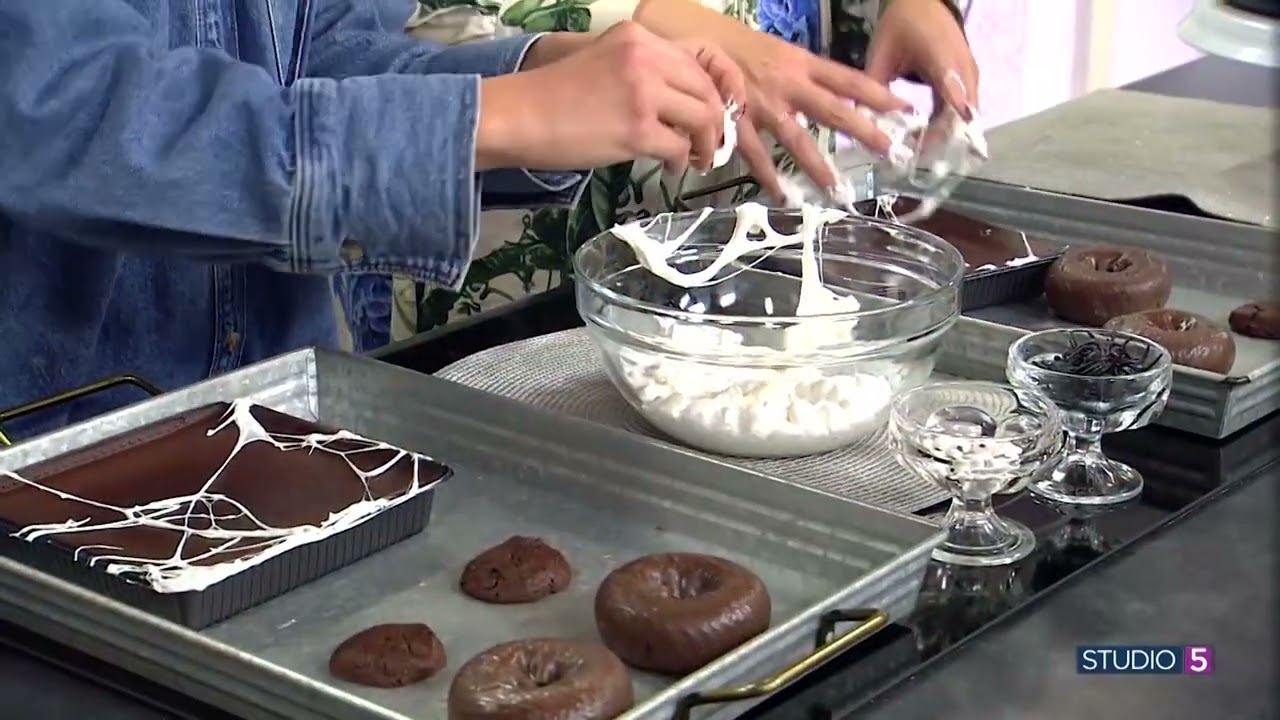 Make Edible Spiderwebs for Extra Spooky Desserts
