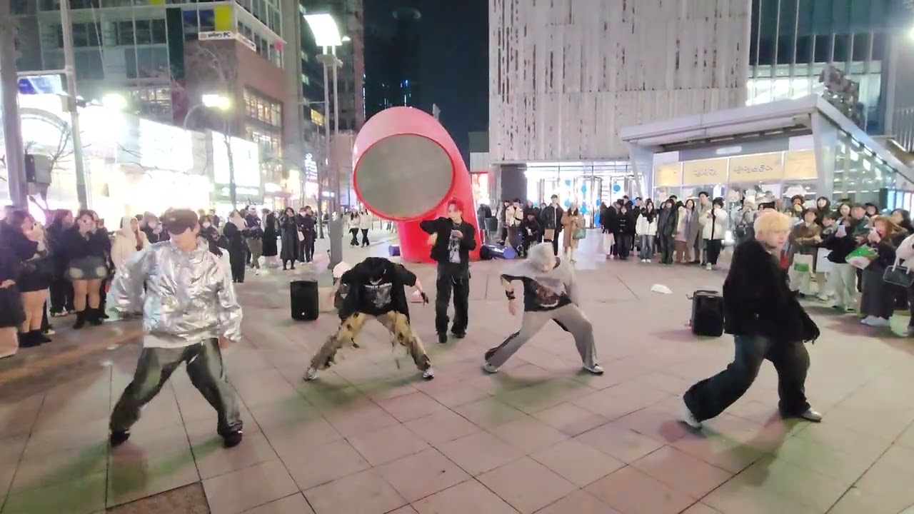 AQA#아큐아 SinChon Busking 신촌 버스킹 CloudRabbit#운묘 20231202 183241