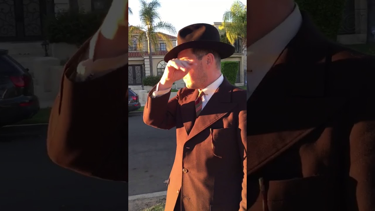 The easy way to shape an open crown fedora #hatshaping #hatcare #artdecola