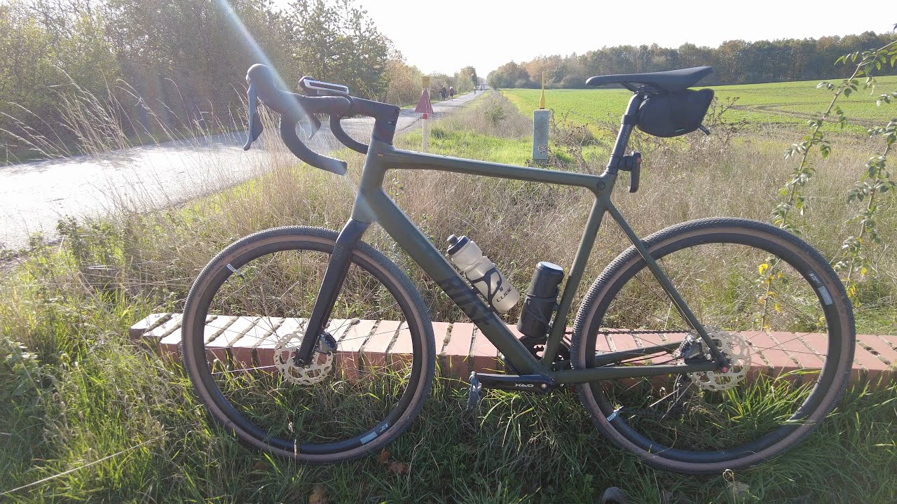 Oscherslebener Rundkurs - Fahrt mit dem Gravelbike Rose Backroad AL GRX RX 810 um Oschersleben herum