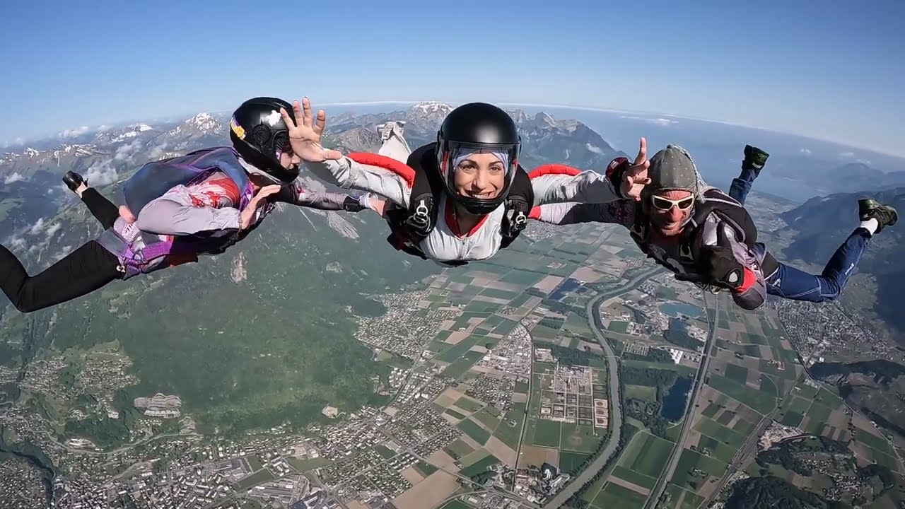 Ormai anche Elettra Scintu -Team Grifasi nell'arcana via! Paracadutismo / Parachutisme / Skydiving