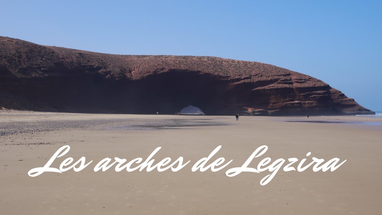 Je découvre les arches de Legzira, dans une plage unique au sud du Maroc, région de Sidi Ifni (4k)