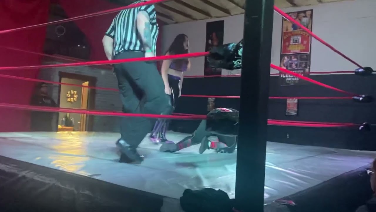 Alexis Royale VS Khaos- Friday Night Fights