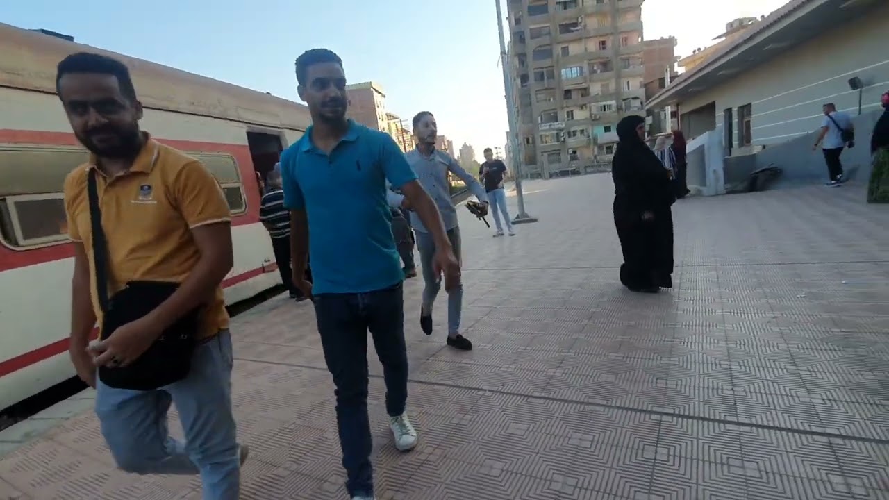 قطار ٨٠٧ داخل  محطة المحلة الكبرى