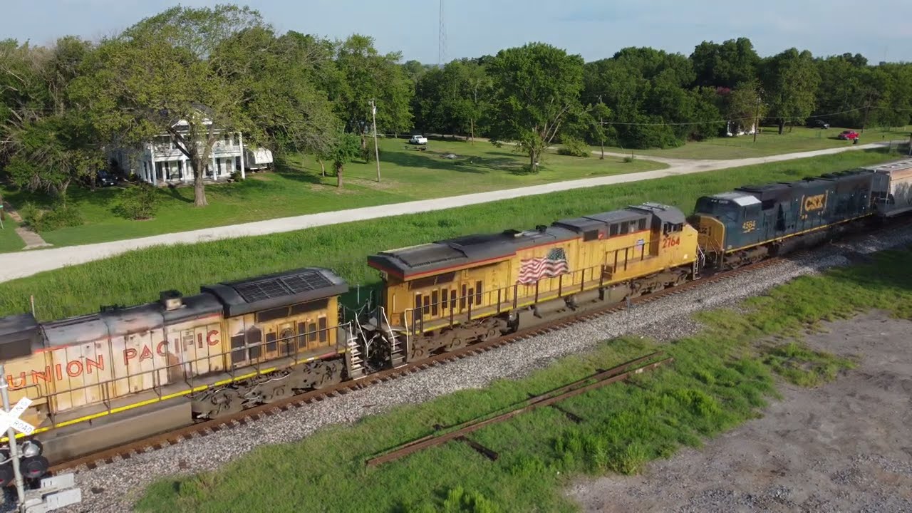 Southbound CSX 4564/UP 8665/5717/2764, Mixed Freight Train, 