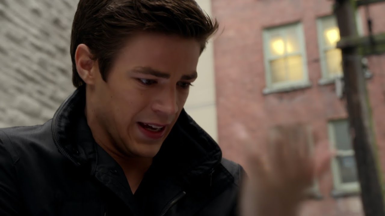 Barry Discovers His Powers/Barry Reunites With Iris And Joe || The Flash 1x01 1080p