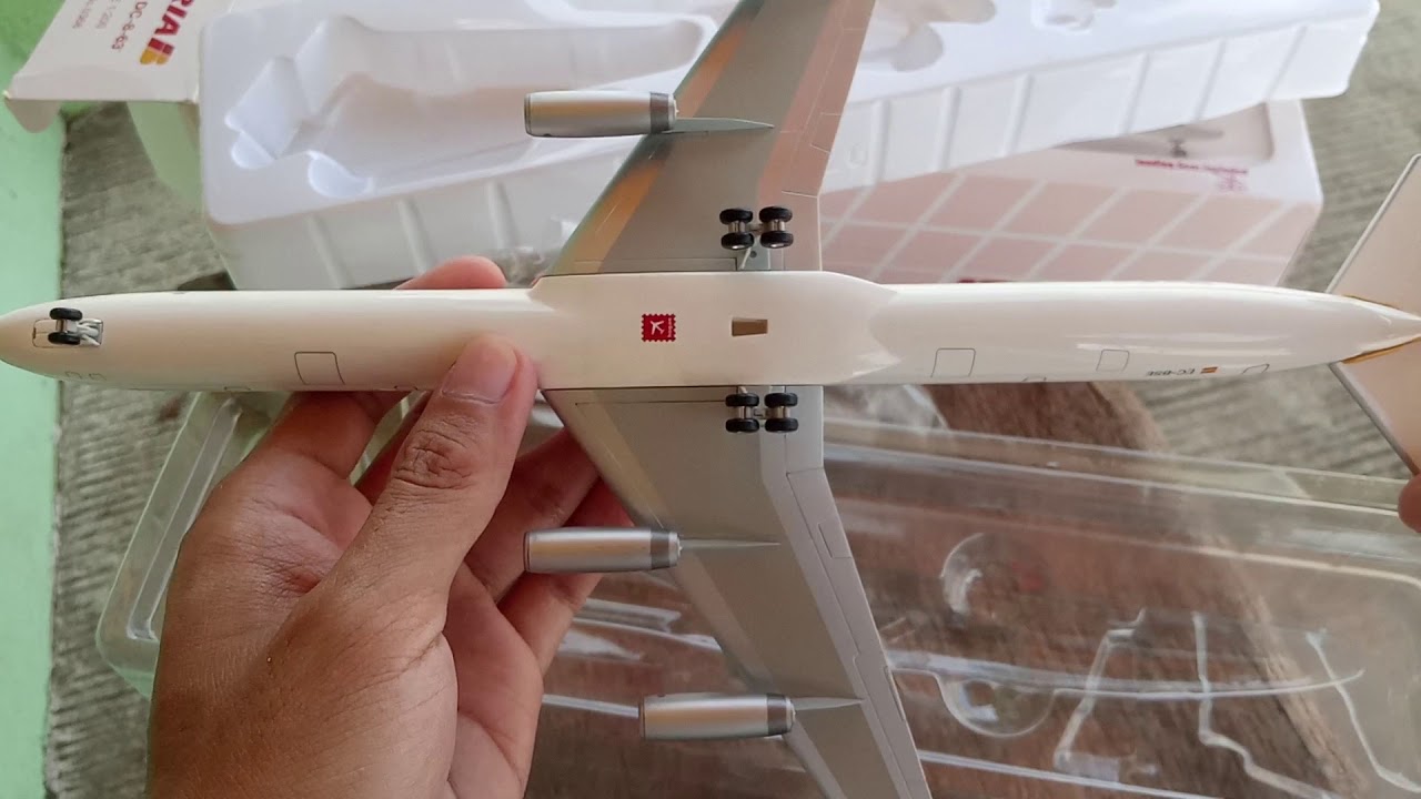 1ST UNBOXING VIDEO | Iberia Airlines Douglas DC-8-63 1:200 Scale by Hogan Wings + Bonus Clip