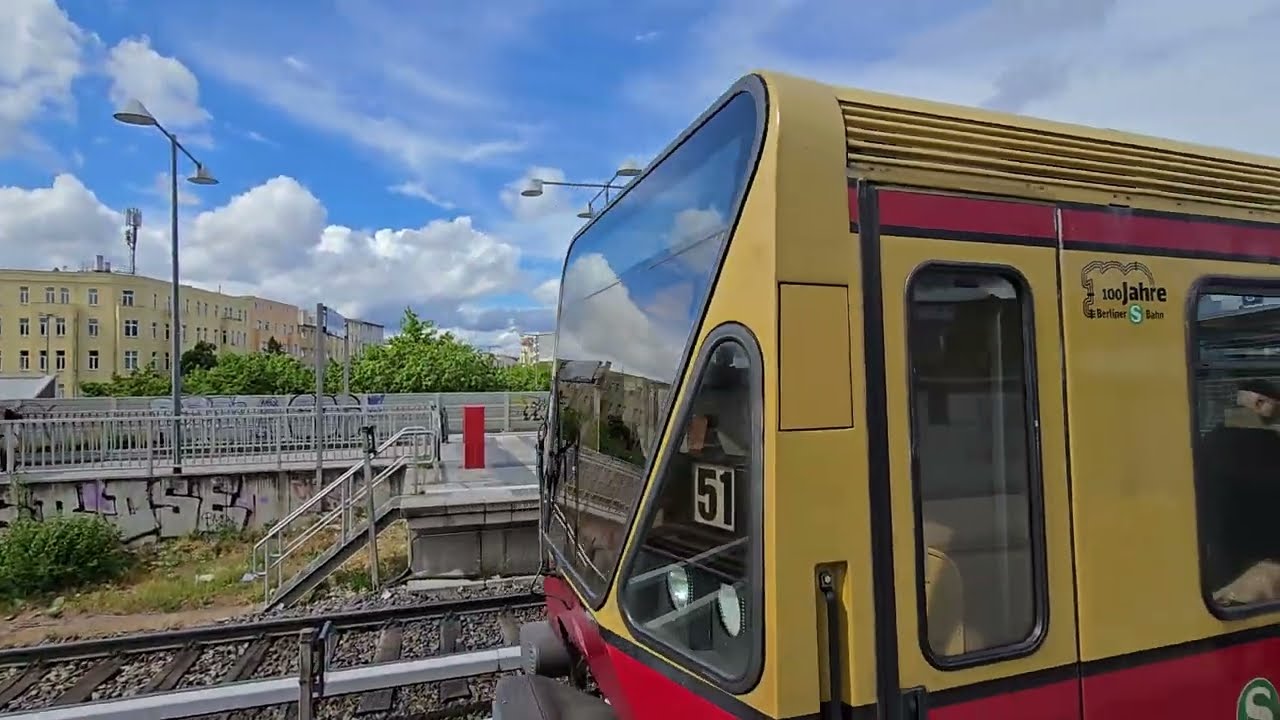 S - Bahn Einfahrt - Berlin - Charlottenburg