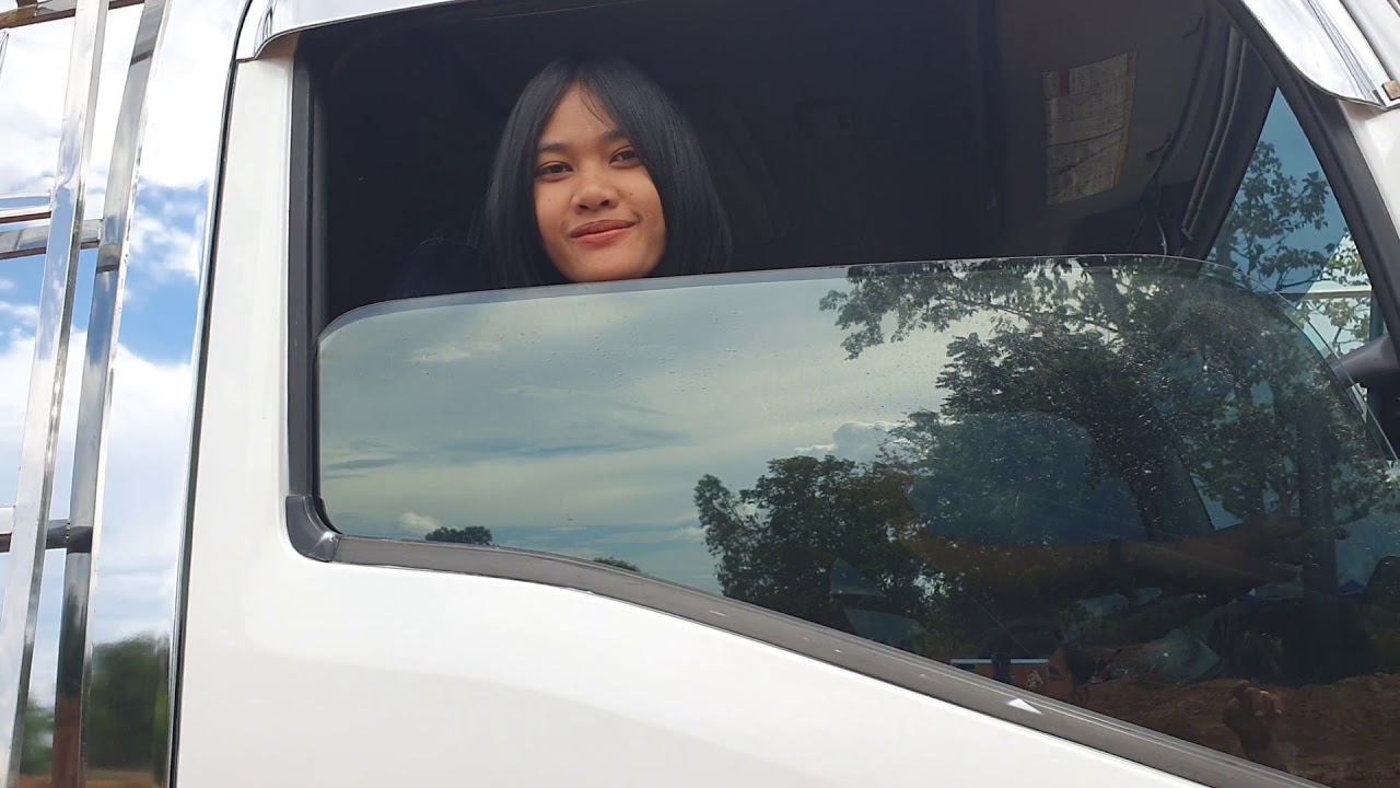 สาวนุ่นดั้มซิ่ง โดนวางกับดักจะเป็นยังไงตามไปดูครับ Dump truck Excavator