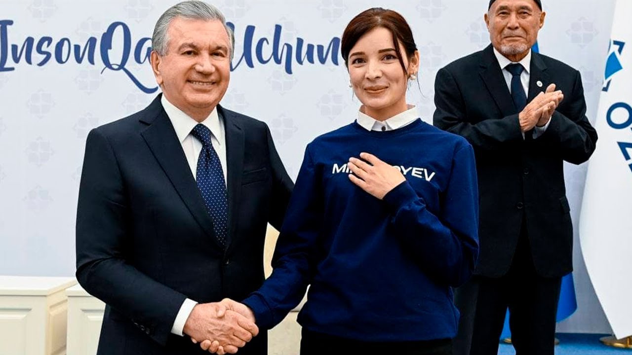 Шавкат Мирзиёев сайловчилар билан учрашиш учун Хоразм вилоятига келди