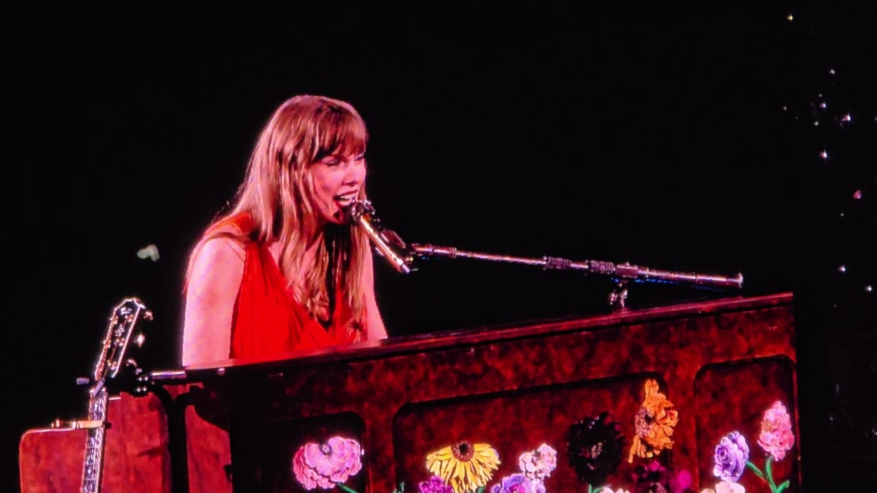 Taylor Swift  - LOML & Dont You (Live Acoustic Version, surprise songs in Munich, July 2024)