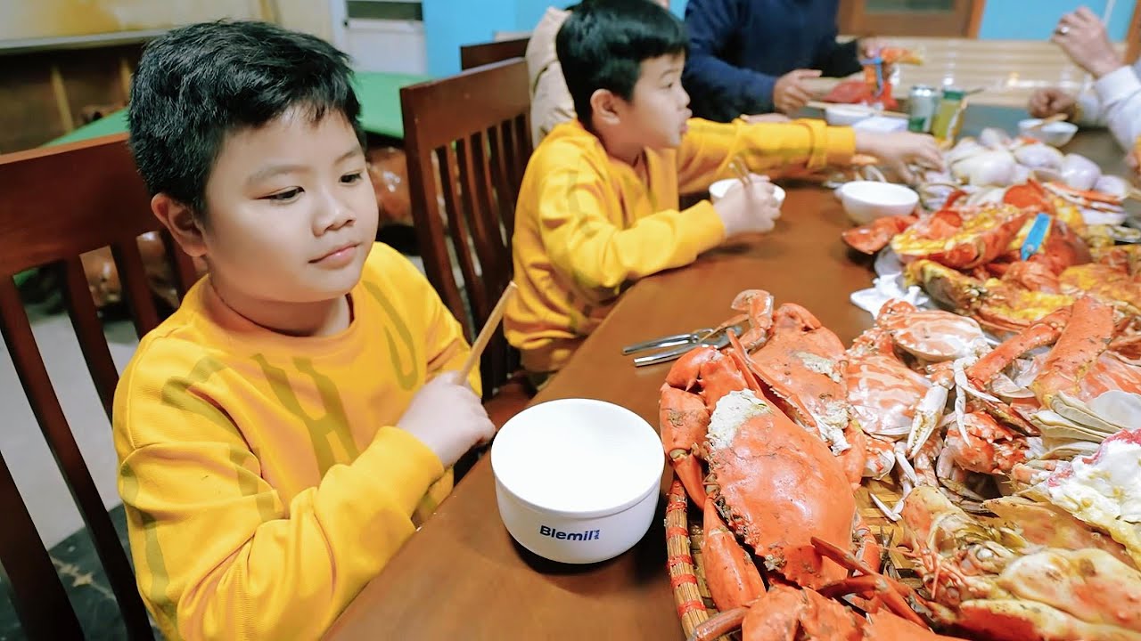 “ĐẠI TIỆC HẢI SẢN KHỔNG LỒ CÙNG GIA ĐÌNH – ĂN NO QUÊN LỐI VỀ | SAPA TV KID
