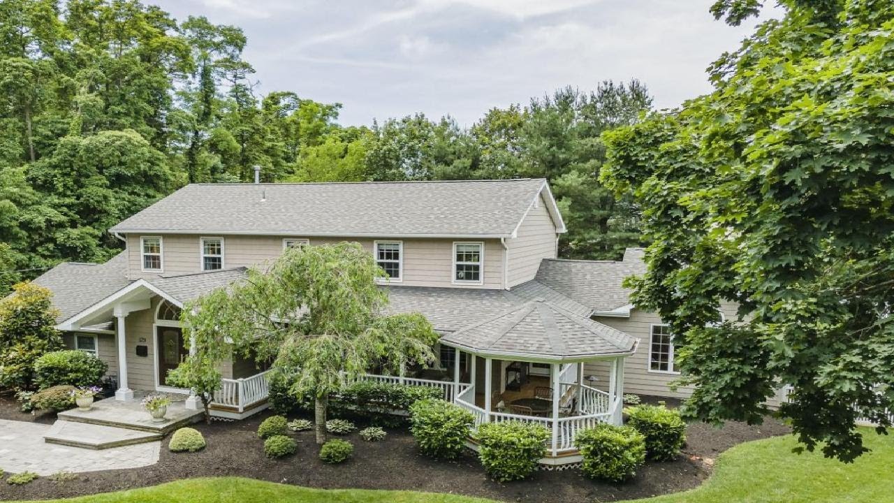 123 Majestic S, Lincroft, NJ Presented by Pamela Gubitosi.