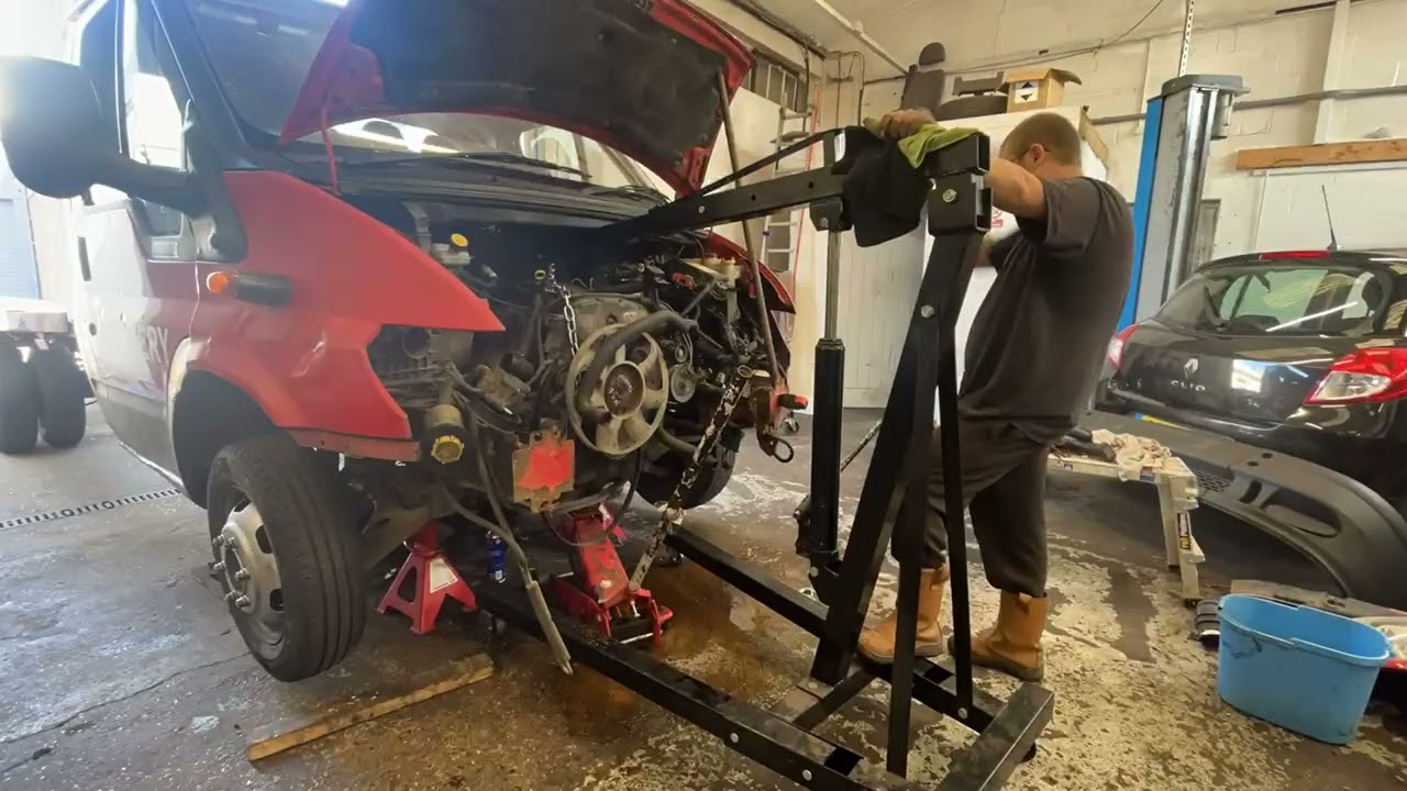 Transit recovery truck engine removal
