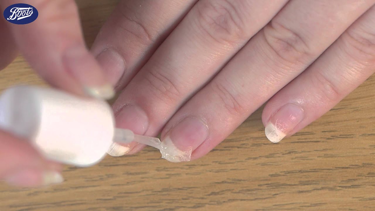Boots Beauty Cheat: how to fix a broken nail with a tea bag