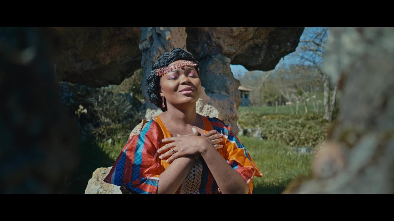 Emmanuelle Febou_Mbi Bando Gui Na Mo{Clip Officiel}