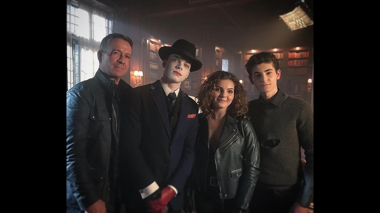Bruce Wayne Feat. Catwoman, Jeremiah Valeska, Ecco | Down/Sweet but Psycho (Jay Sean/Ava Max)