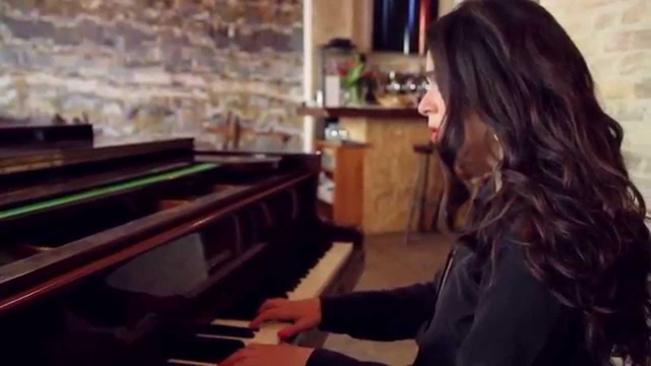 Yael Naim - Coward (acoustic) | Småll Sessions