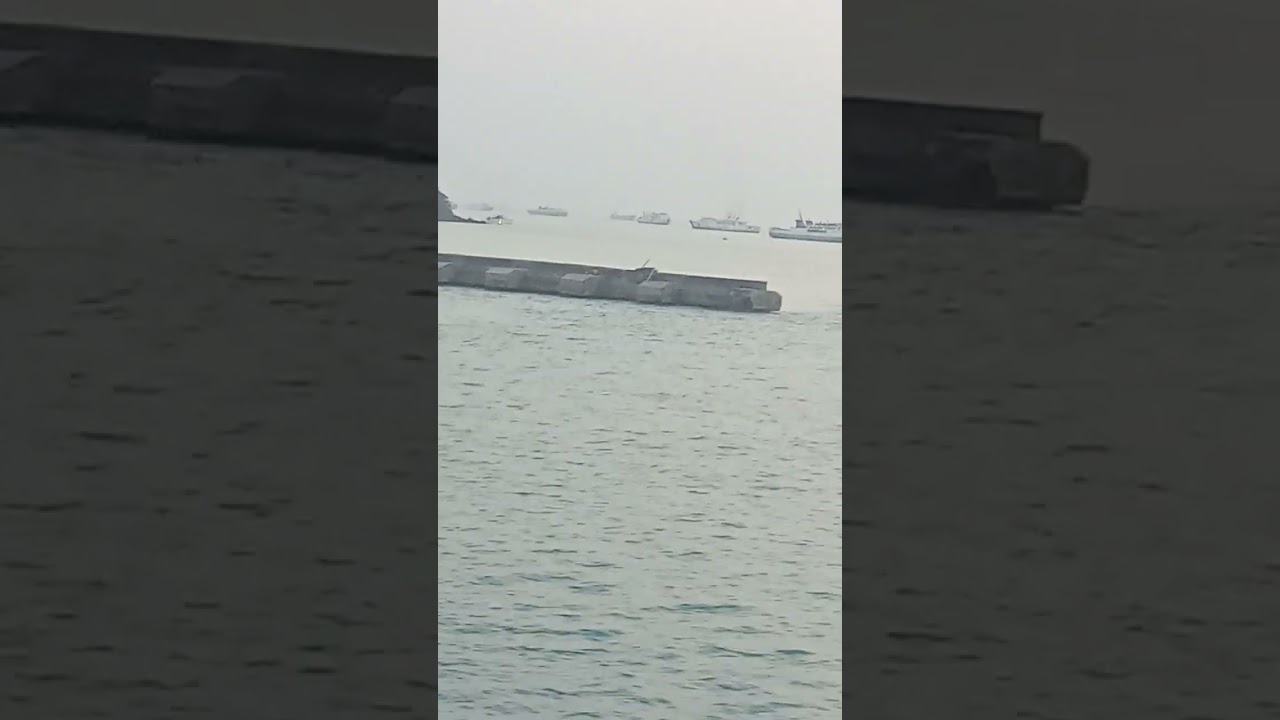 Sekitaran pelabuhan merak menuju Bakauheni Lampung 