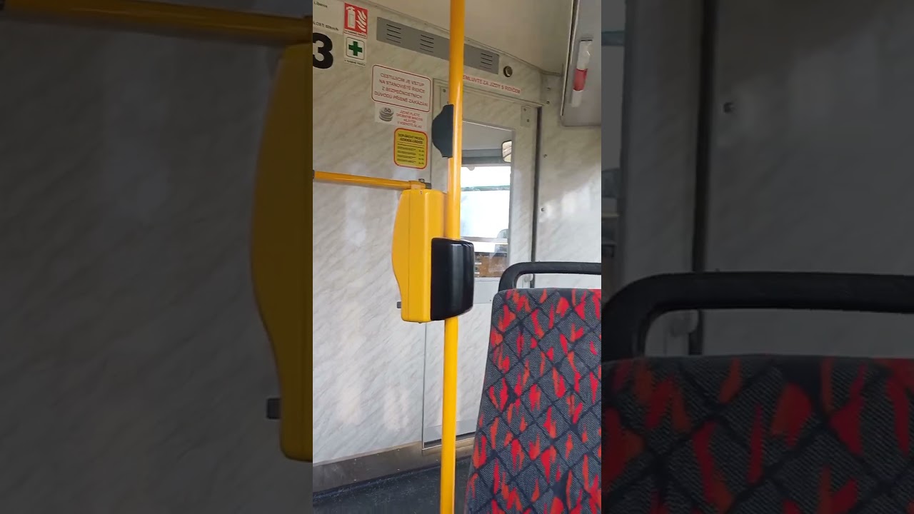 Tramvaj DPMLJ Tatra T3R.PLF ev. č. 54 a Tatra T3R.PV ev. č. 33 Linka 11 Pivovarská - U Lomu