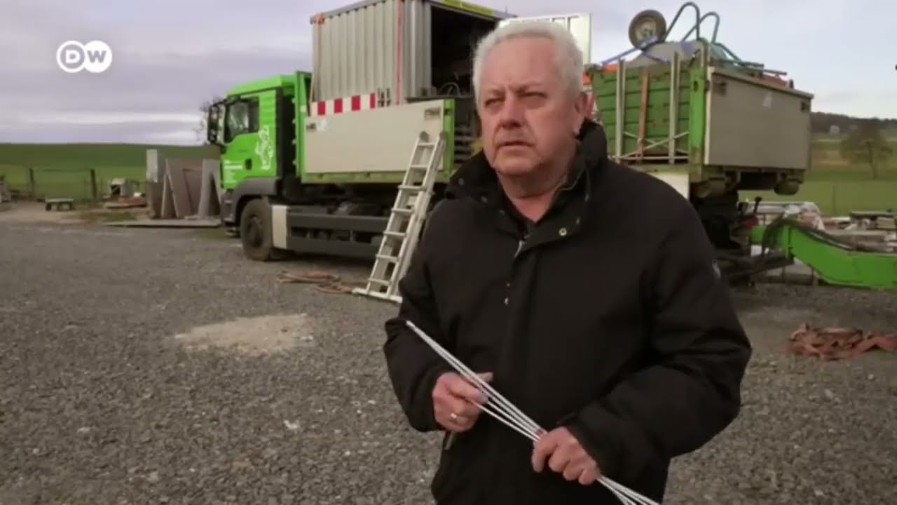 وثائقي بث على القناة الالمانية DW عن القنقنة باستعمال القضيبان البلاستيكيان للبحث عن المياه