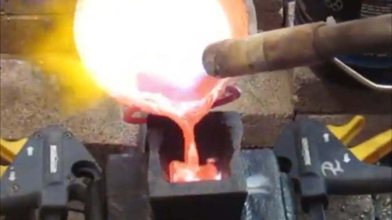 Pouring the Pure Silver Chess Piece