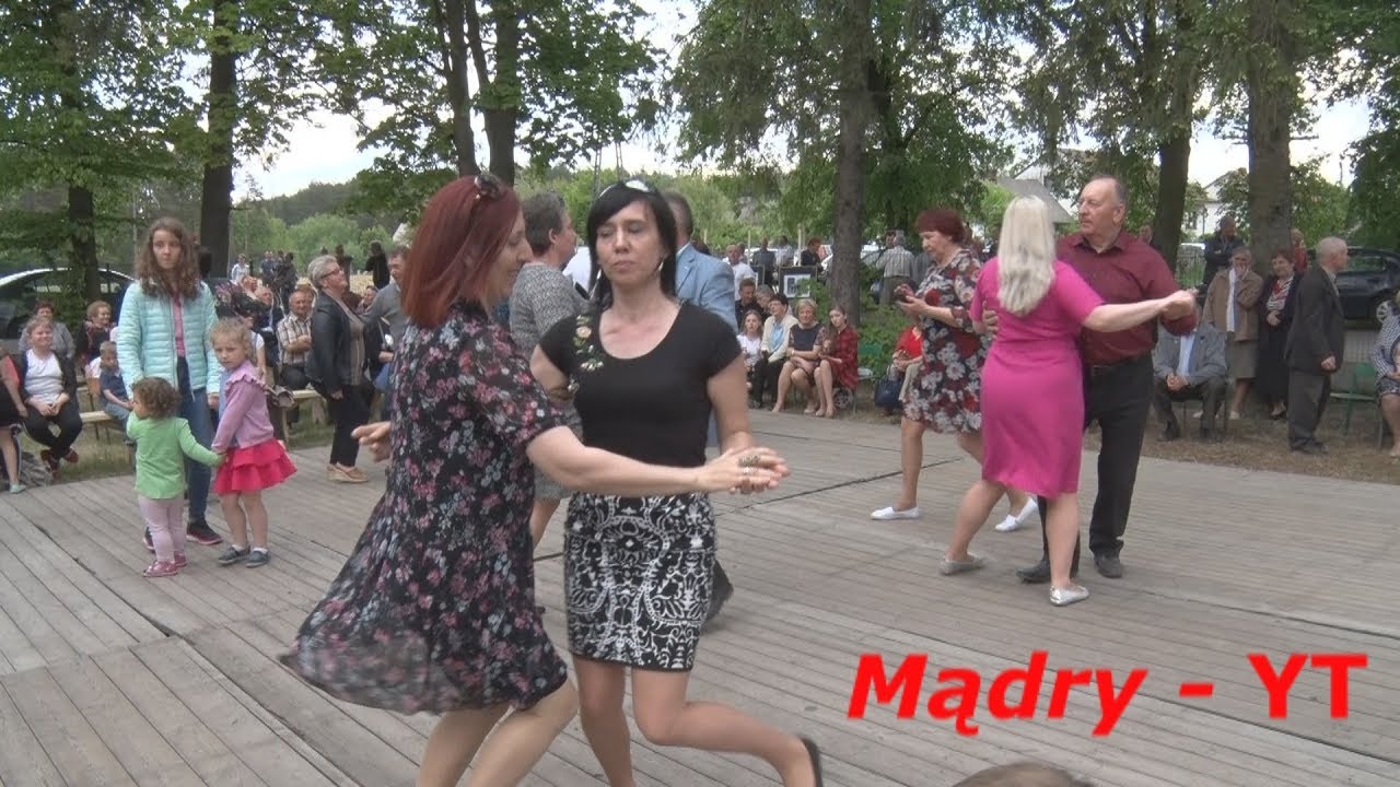 Skoczna POLKA - Młode tancerki szaleją na dechach ! Zabawa w Strychu - 2019 r.