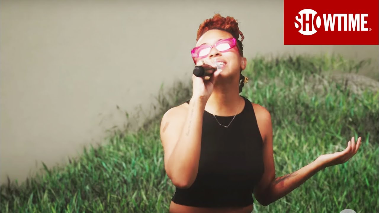Ravyn Lenae Performs 