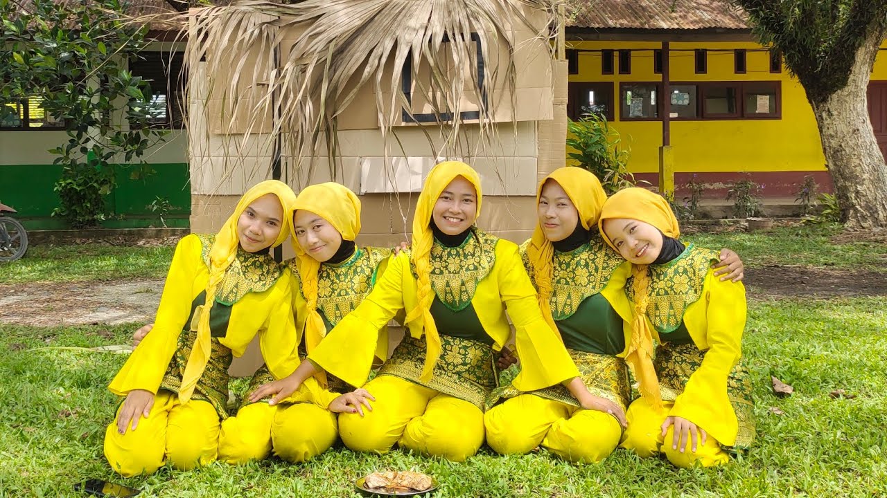Ketupat Pulut - Ujian Praktek Seni Budaya Kelas IX A Semester Genap MTs Negeri 2 Sambas 