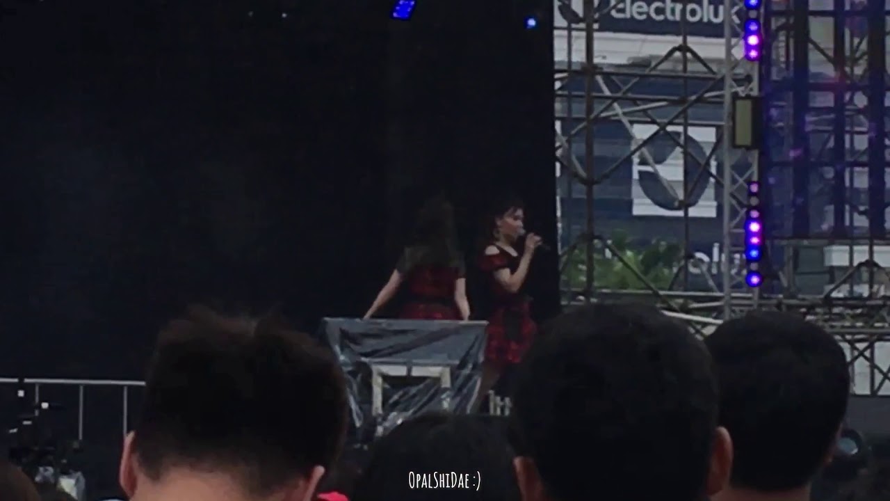 [Fancam] 181209 Muto Tomu & Kojima Mako (AKB48) @MAYA Musicfestival 2018