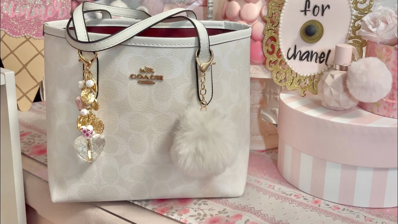 What’s in my Coach Small City Tote 🤍