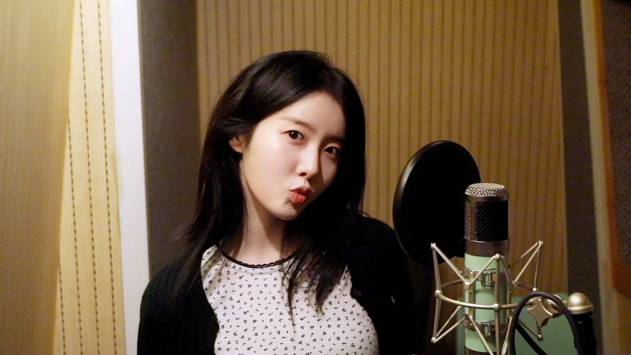 STAYC(ステイシー) Japan First Album「STAY ALIVE」”MWUAH” Recording Behind
